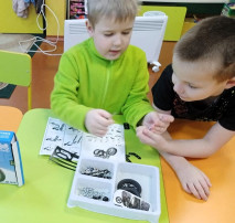Соберу машинку (металлический конструктор) Соберу машинку (металлический конструктор).